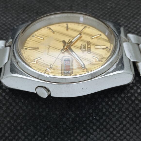 Vintage 1984 Seiko Automatic Mens Silver Watch W/daydate & Gold accents - Picture 5 of 8